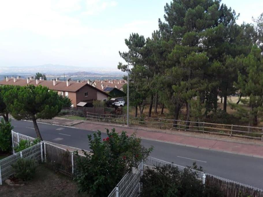 شقة Duplex De Montana En Campo De Golf Sojuela المظهر الخارجي الصورة
