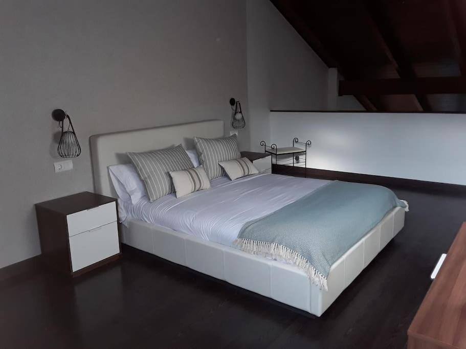 شقة Duplex De Montana En Campo De Golf Sojuela المظهر الخارجي الصورة